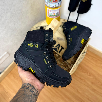 Bota CAT Rock Trail Premium – Resistencia y estilo que imponen presencia